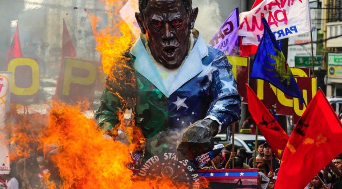 Filipino antiwar movement burns Obama effigy to protest his war mongering