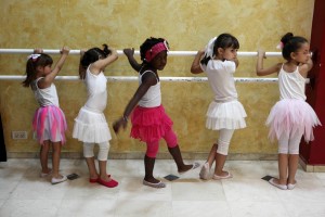 Gaza ballet class (Majdi Fathi:NurPhoto:Corbis) August 20 2015