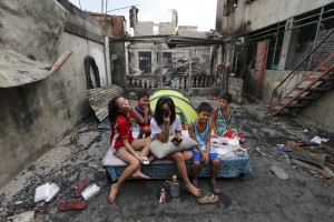 Manila, philippines slum fire (Mark Cristino:EPA) Jan 4 2016