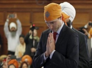 Justin Trudeau in Sikh hat (Reuters)