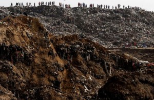 Landfill collapse Guatemala City (Reuters:Josue Decavele) Apr 30 2016