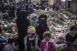 Mosul evacuees at Bartella Iraq (Manu Brabo:AP) Dec 26 2016