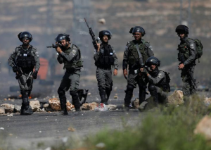 Israeli troops near Ramallah (REUTERS:Mohamad Torokman) May 15 2017