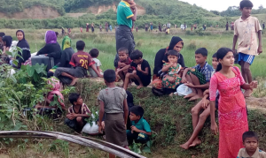 Rohingya on bank of Naf river  Aug 26 2017 (Ittefaq.com) Aug 26 2017