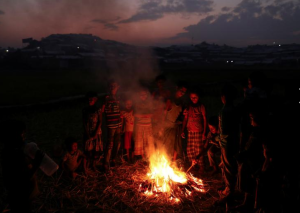 Ro kids at bonfire in Cox's Bazar (Reuters:Susana Vera) Dec 3 2017