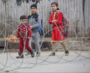 Kashmiri kids and razor wire (Basit Zargar) Mar 6 2018