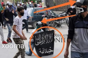 Kashmiri undercover cops with ISIS flag Sept 7 2018